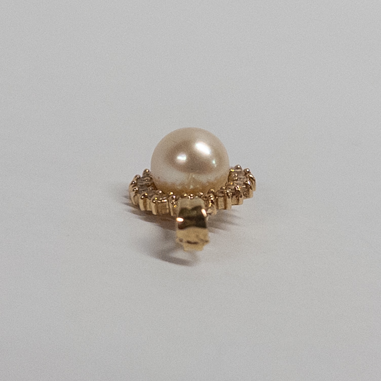 14K Gold Pendant with Pearl Solitaire and Diamonds