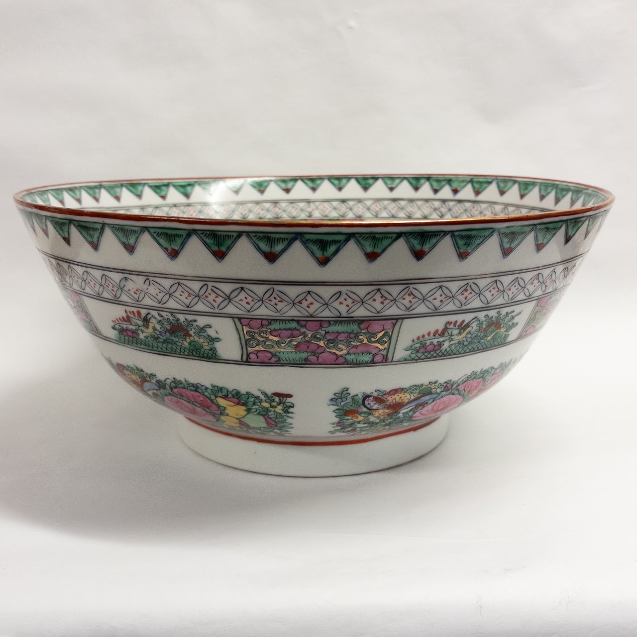 Large Canton Chinese Famille Rose Soup Tureen