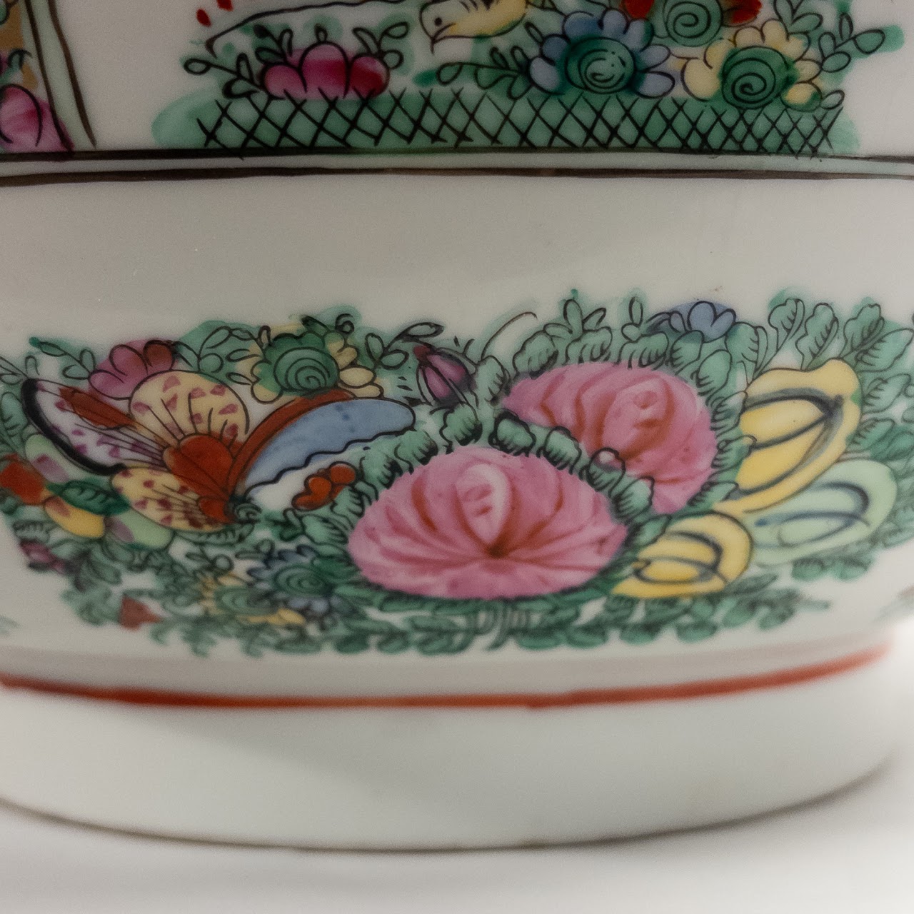 Large Canton Chinese Famille Rose Soup Tureen