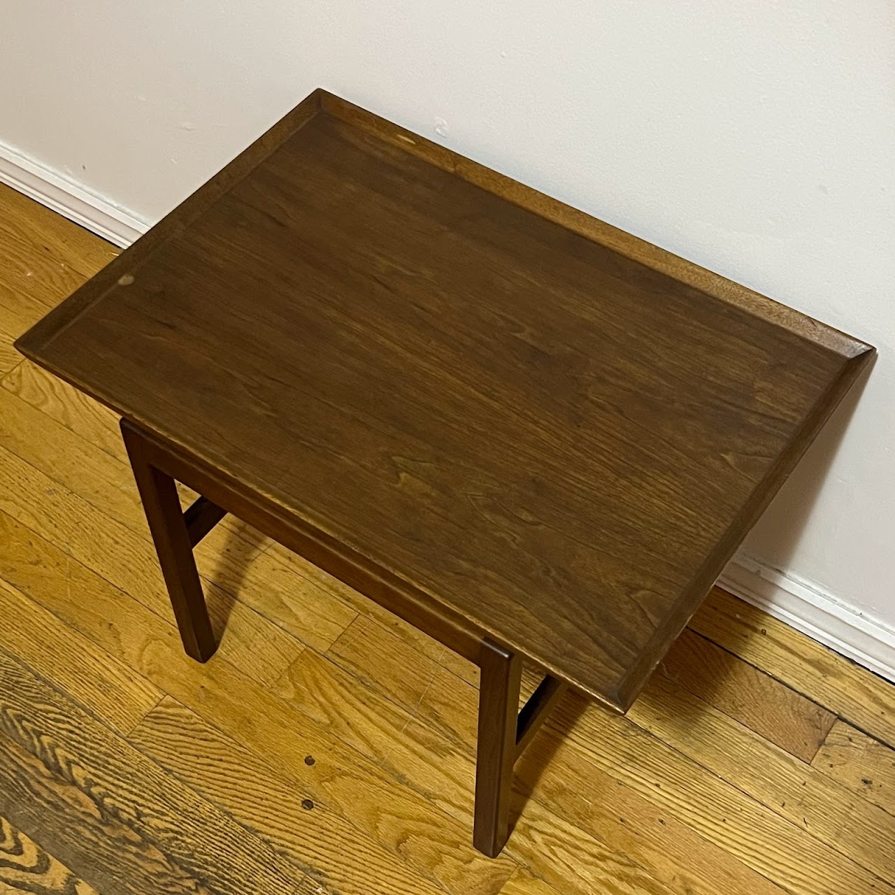 Jens Risom Design Inc. 1960s Walnut Floating Top Side Table Pair