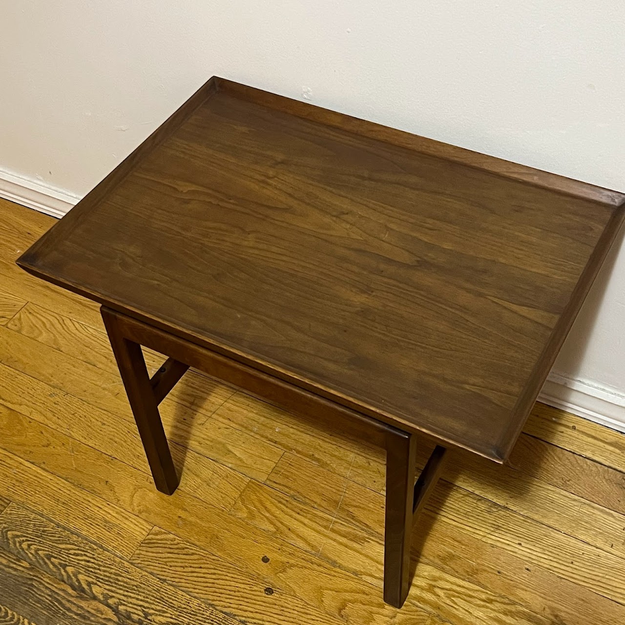 Jens Risom Design Inc. 1960s Walnut Floating Top Side Table Pair