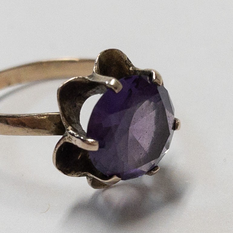 14K Gold & Amethyst Ring