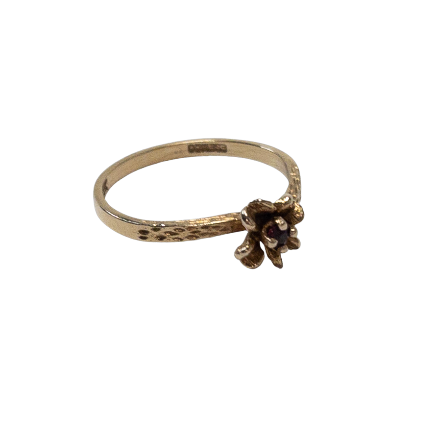 10K Gold & Garnet Ring