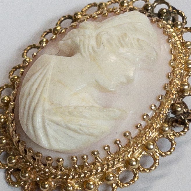 14K Gold Cameo Brooch