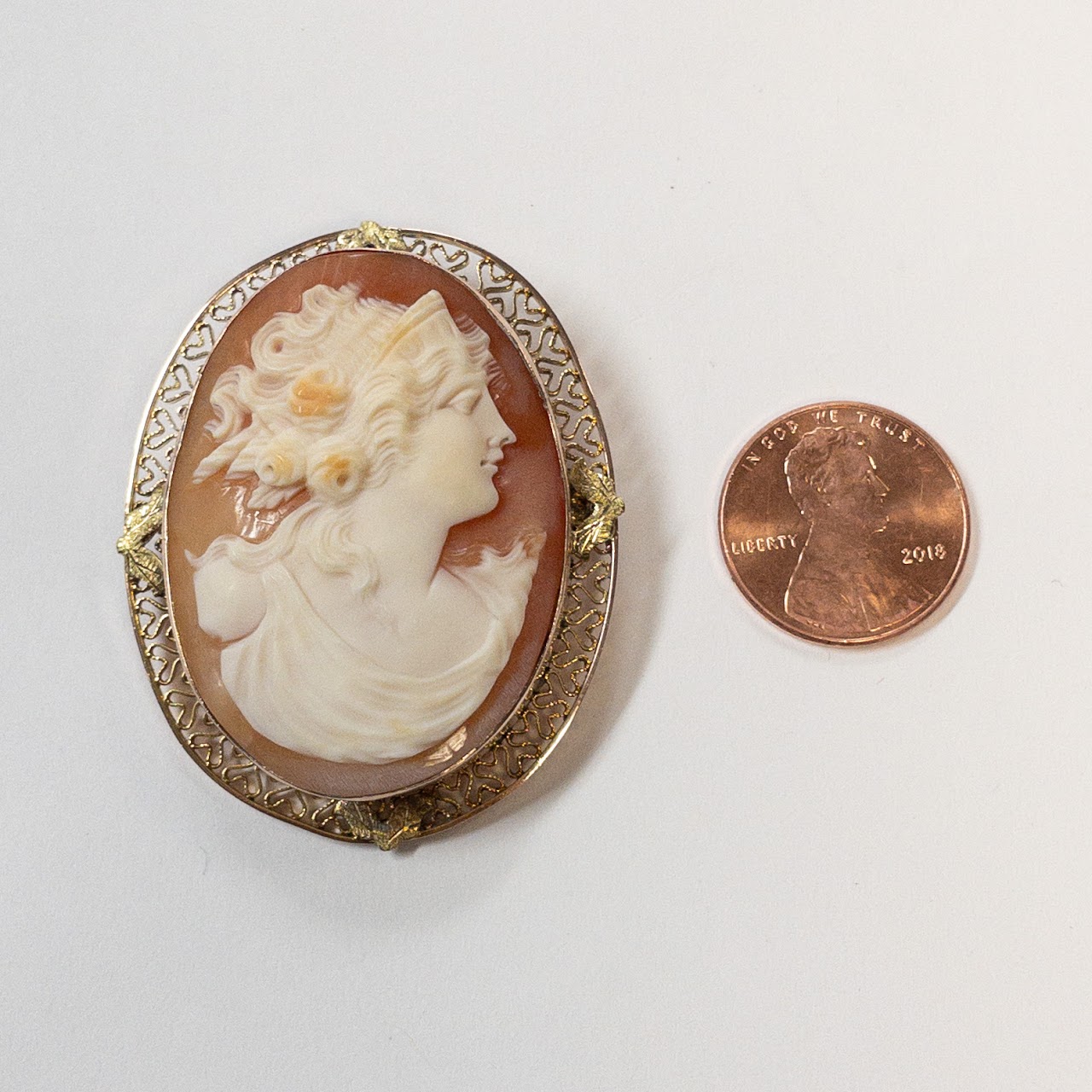 14K Gold & Shell Cameo Convertible Brooch  with Filigree Case