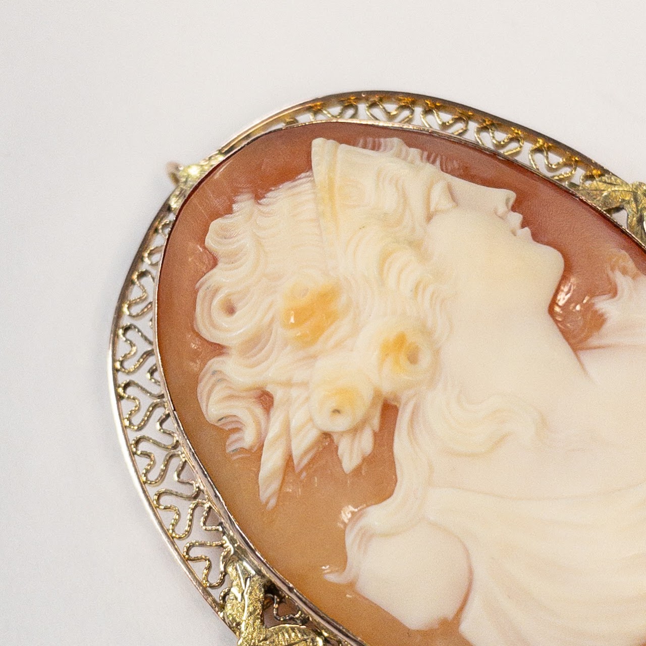 14K Gold & Shell Cameo Convertible Brooch  with Filigree Case