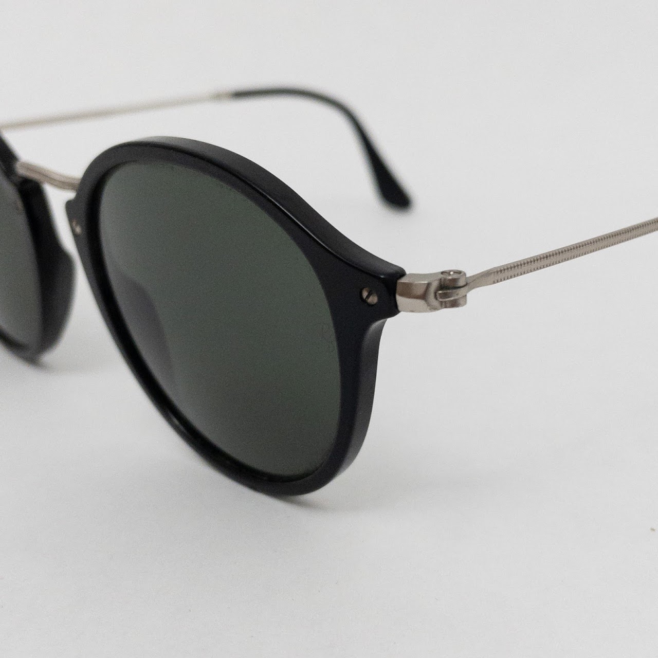 Ray- Ban Round Fleck Sunglasses