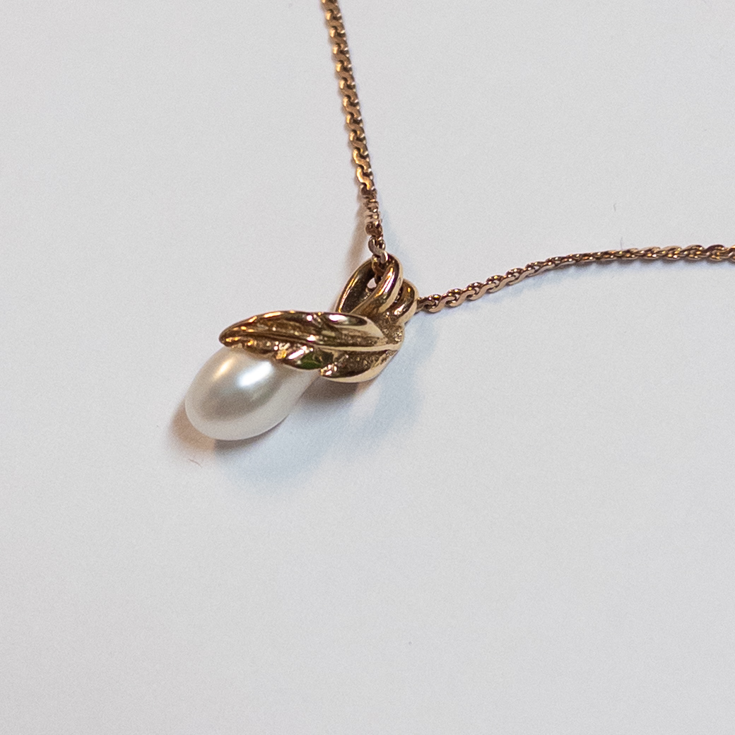 14K Gold Necklace and Pearl Pendant