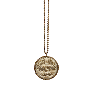 14K Gold and Resin Pendant Necklace