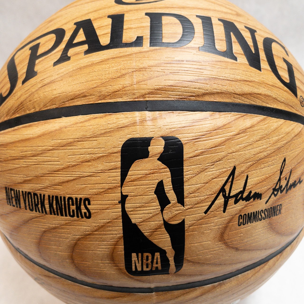 Spalding NY Knicks Signed Collectible Basketball