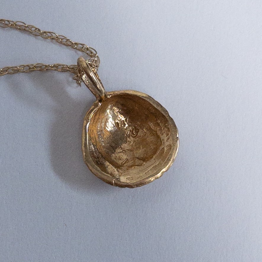 14K Gold Shell Pendant Necklace
