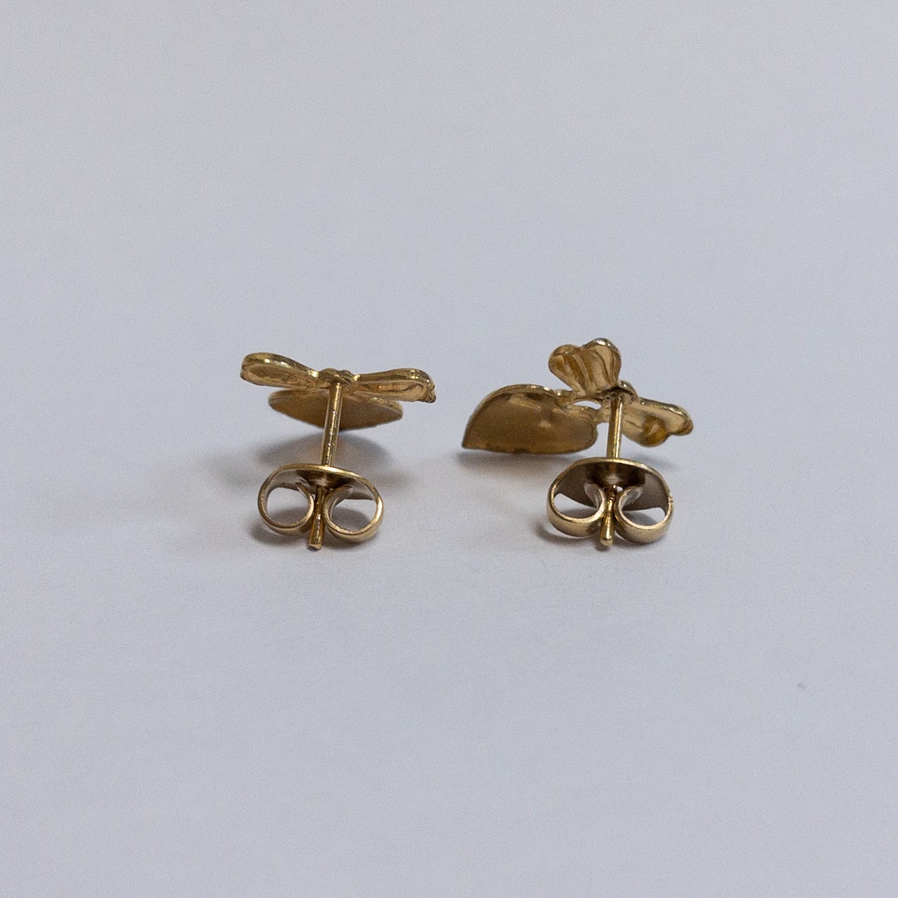 18K Gold Ribbon Heart Earrings