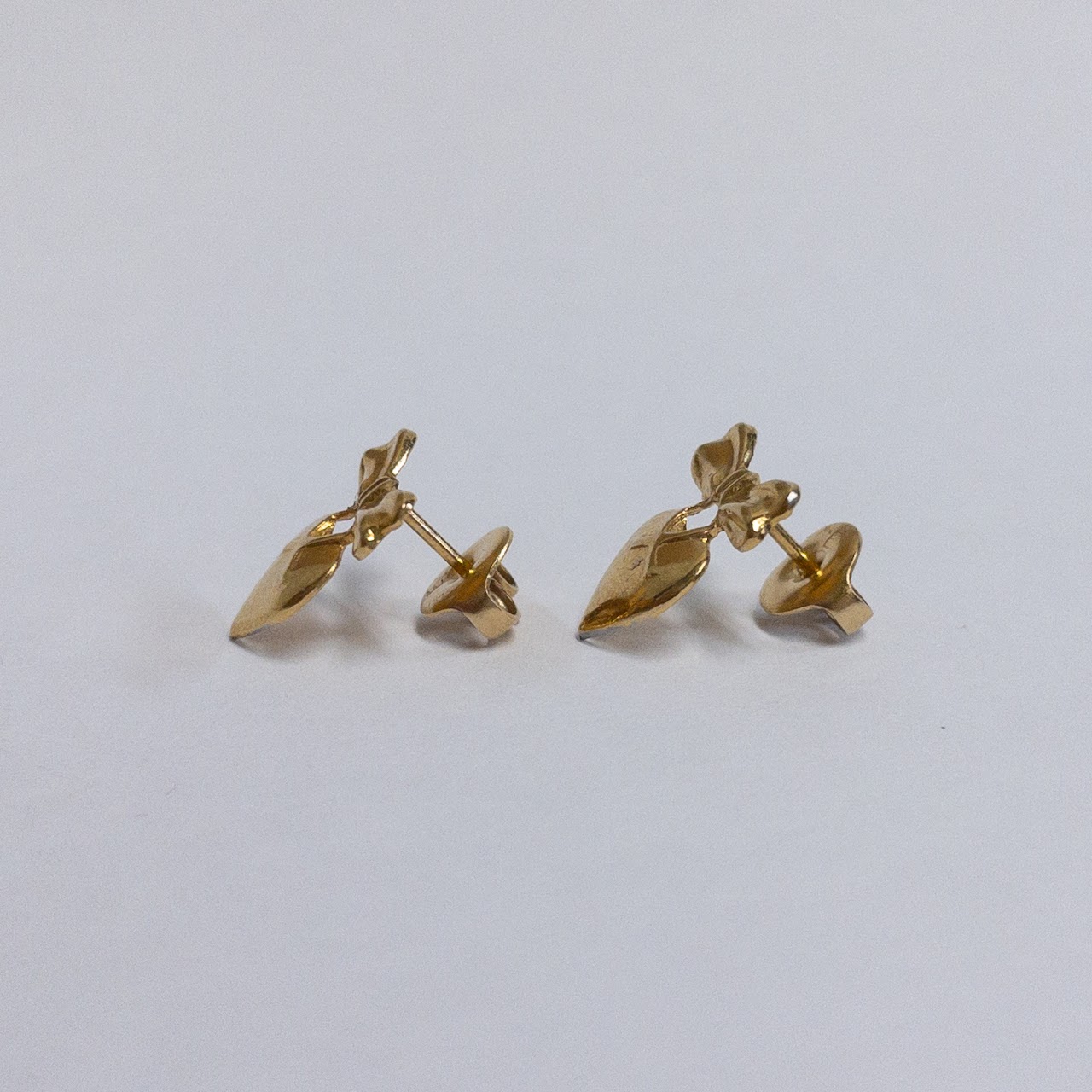 18K Gold Ribbon Heart Earrings