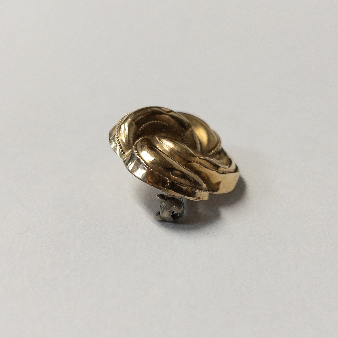 10K Gold Swirl Brooch