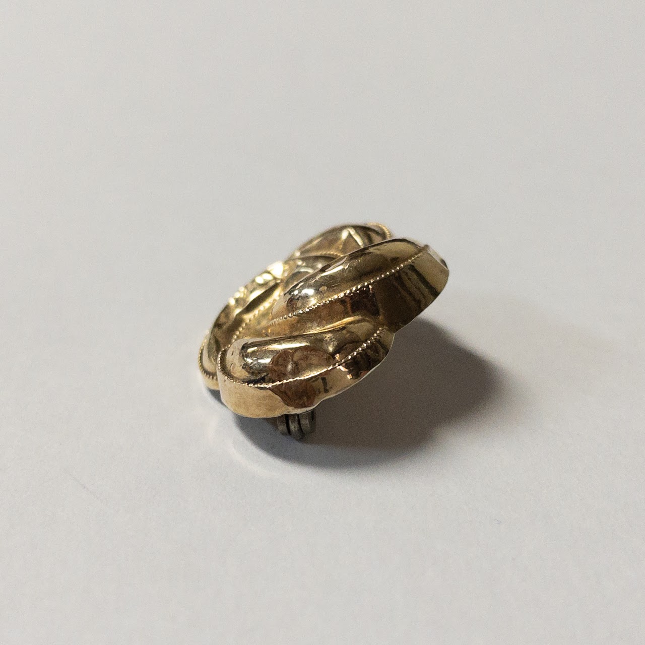 10K Gold Swirl Brooch