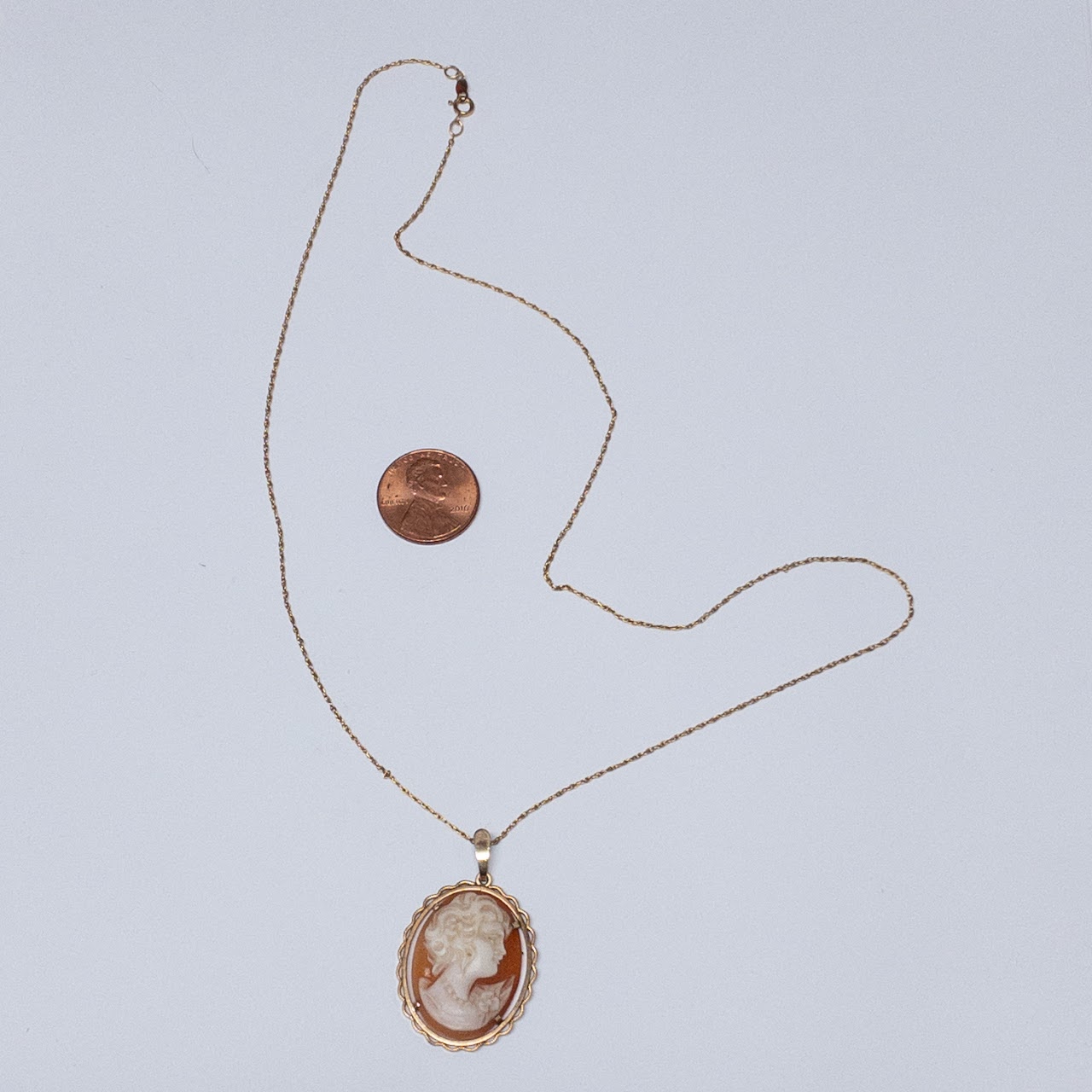 14K Gold Cameo Pendant Necklace