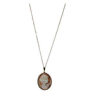 14K Gold Cameo Pendant Necklace