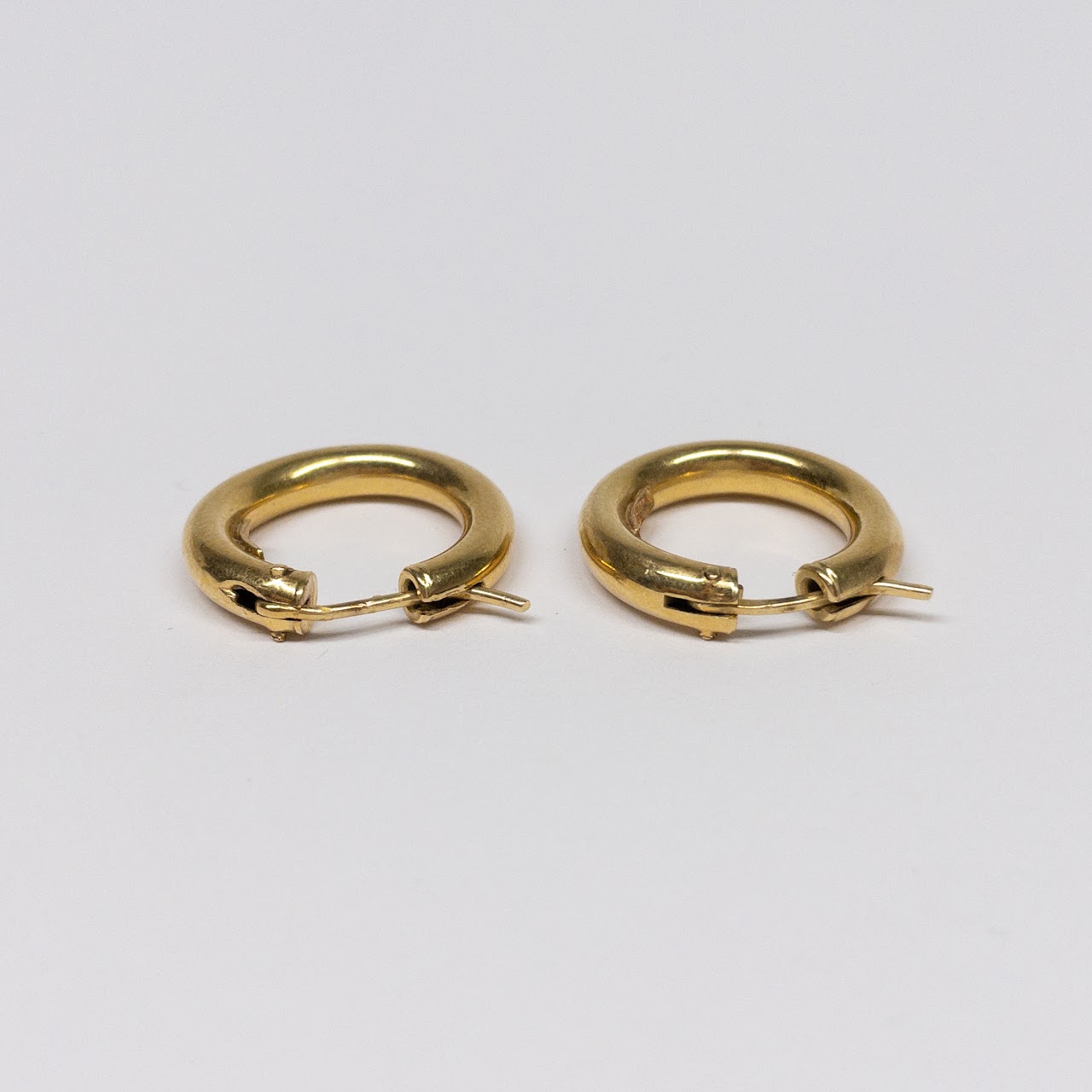 18K Gold Tubular Hoop Earrings