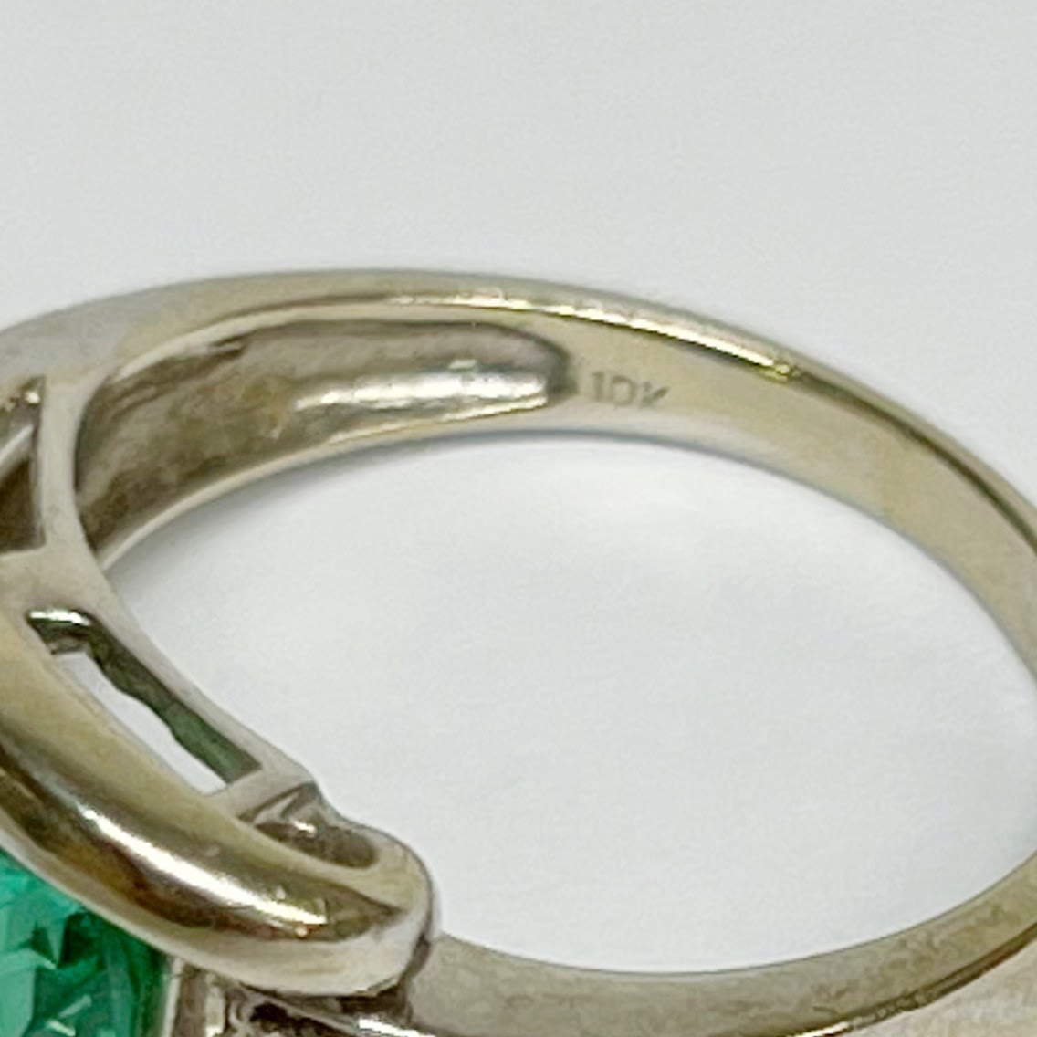 10K White Gold, Green Stone, and Diamond Ring