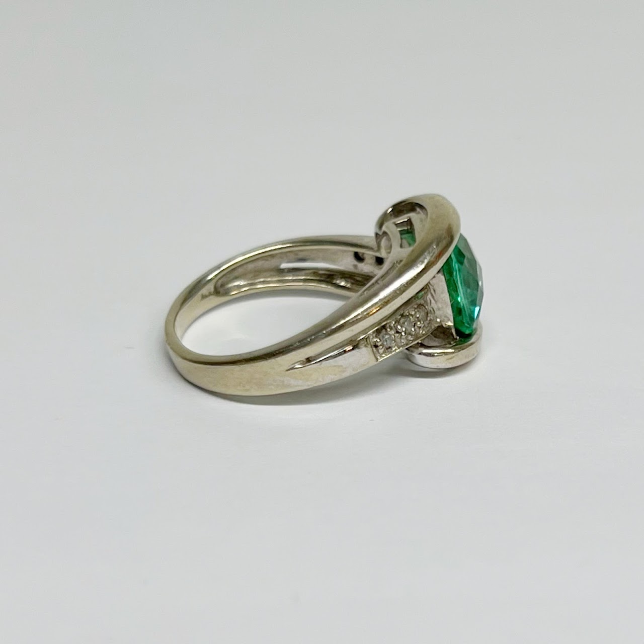 10K White Gold, Green Stone, and Diamond Ring