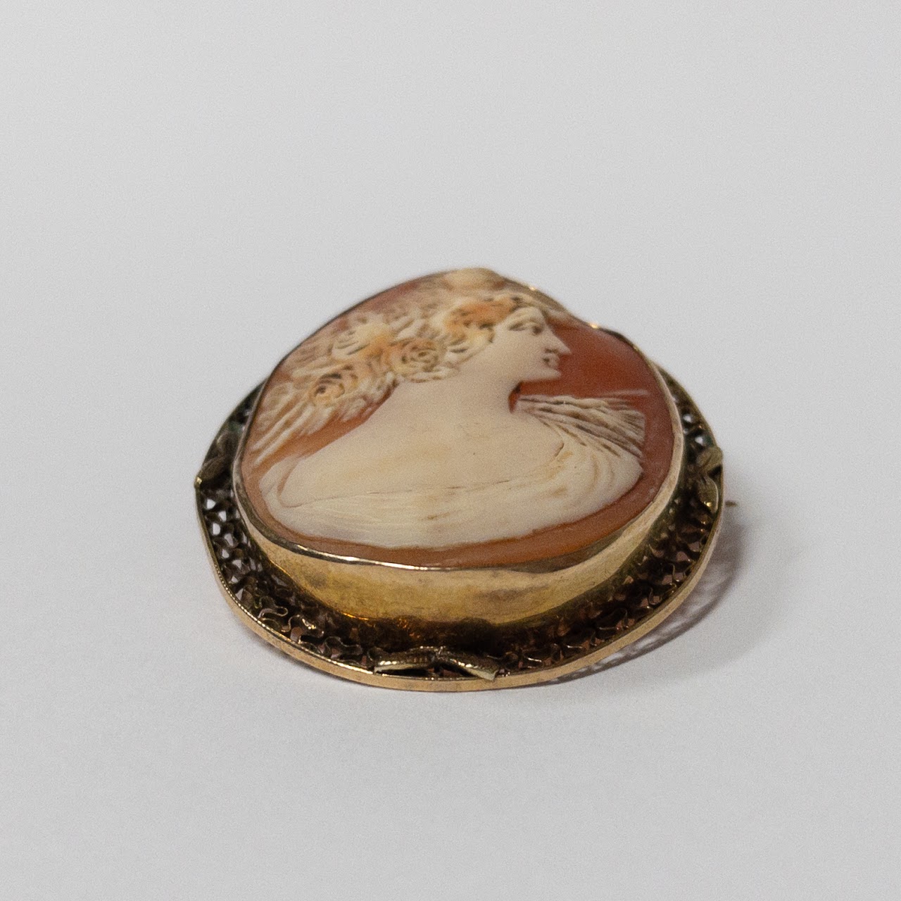 14K Gold Shell Cameo Brooch