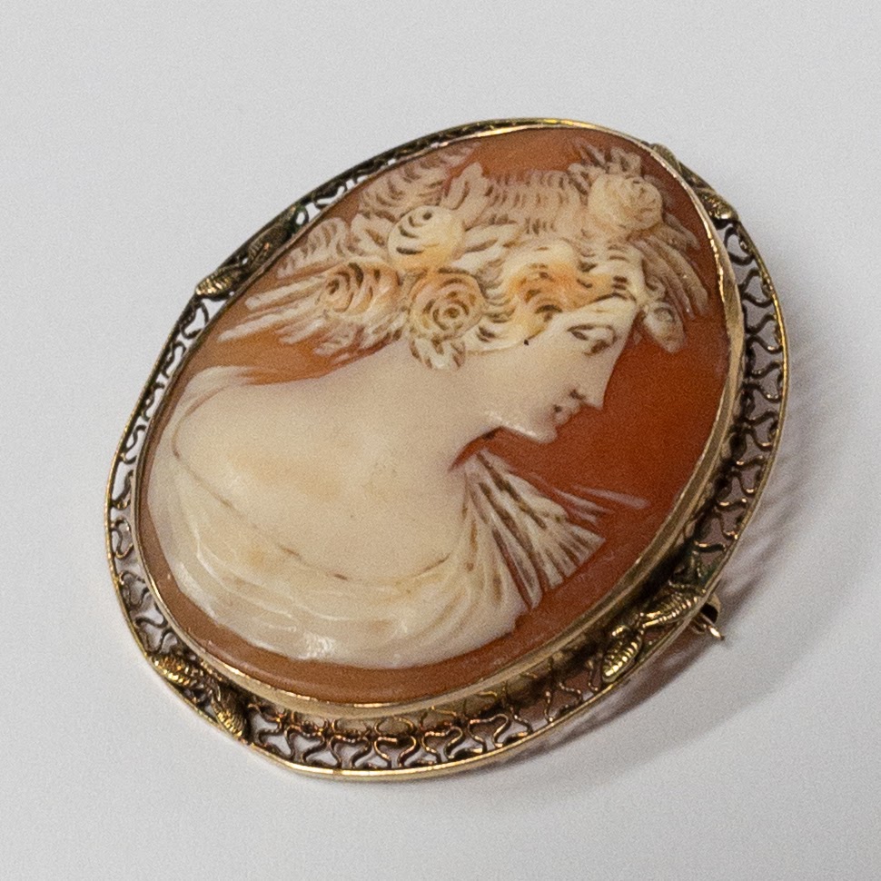 14K Gold Shell Cameo Brooch