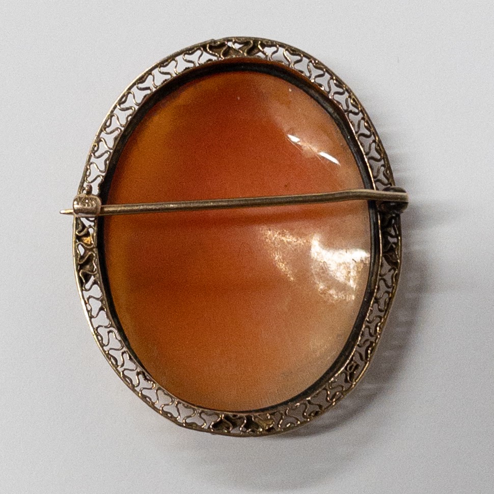 14K Gold Shell Cameo Brooch