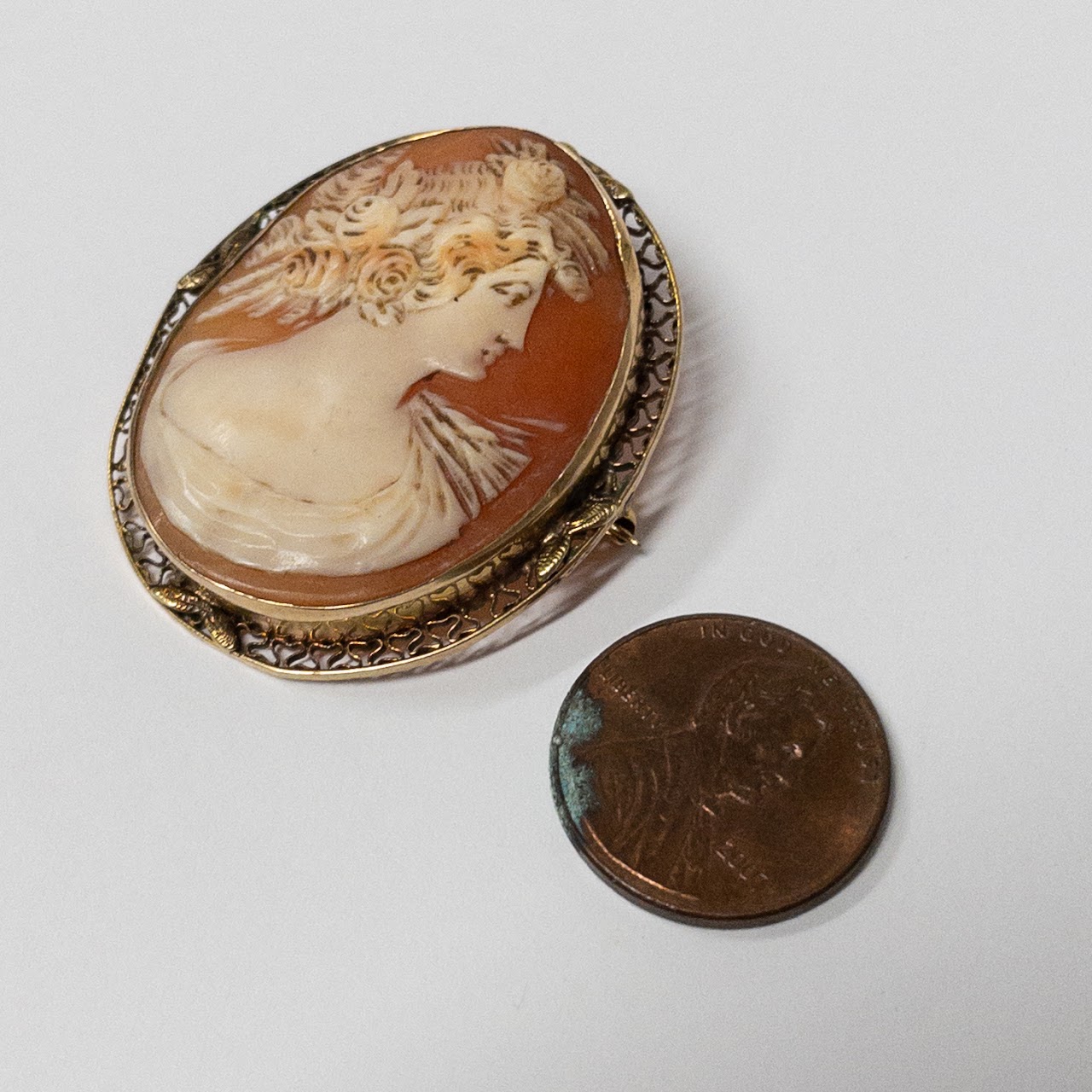 14K Gold Shell Cameo Brooch