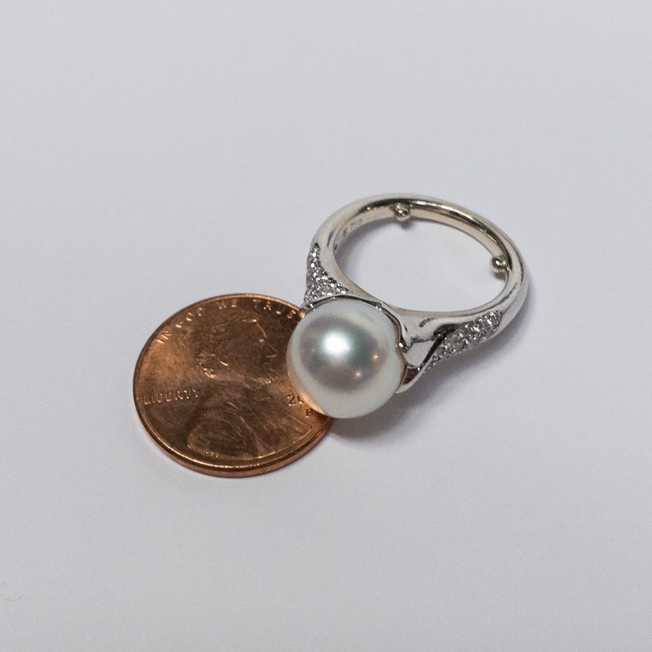 18K Gold Pearl & Diamond Ring