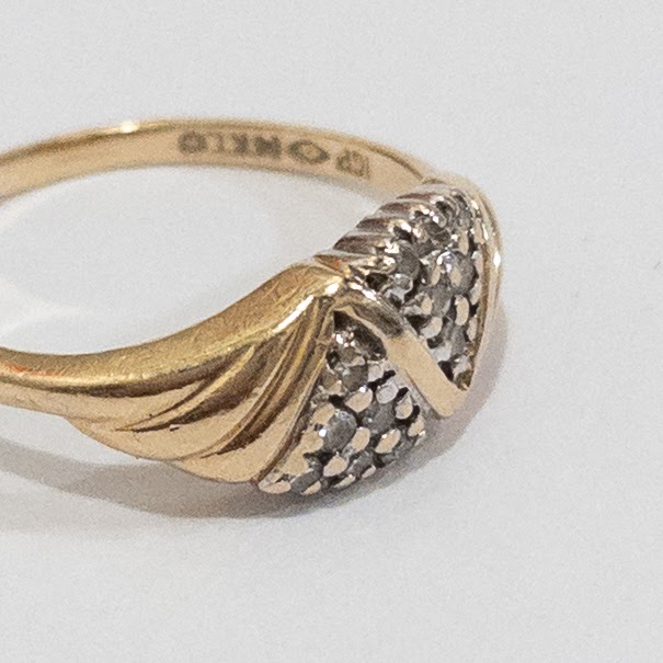 14K Gold & Diamond Ring