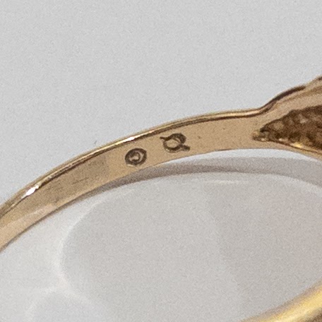 14K Gold & Diamond Ring