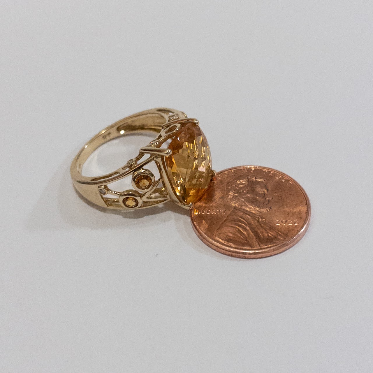 10K Gold, Diamond & Citrine Ring