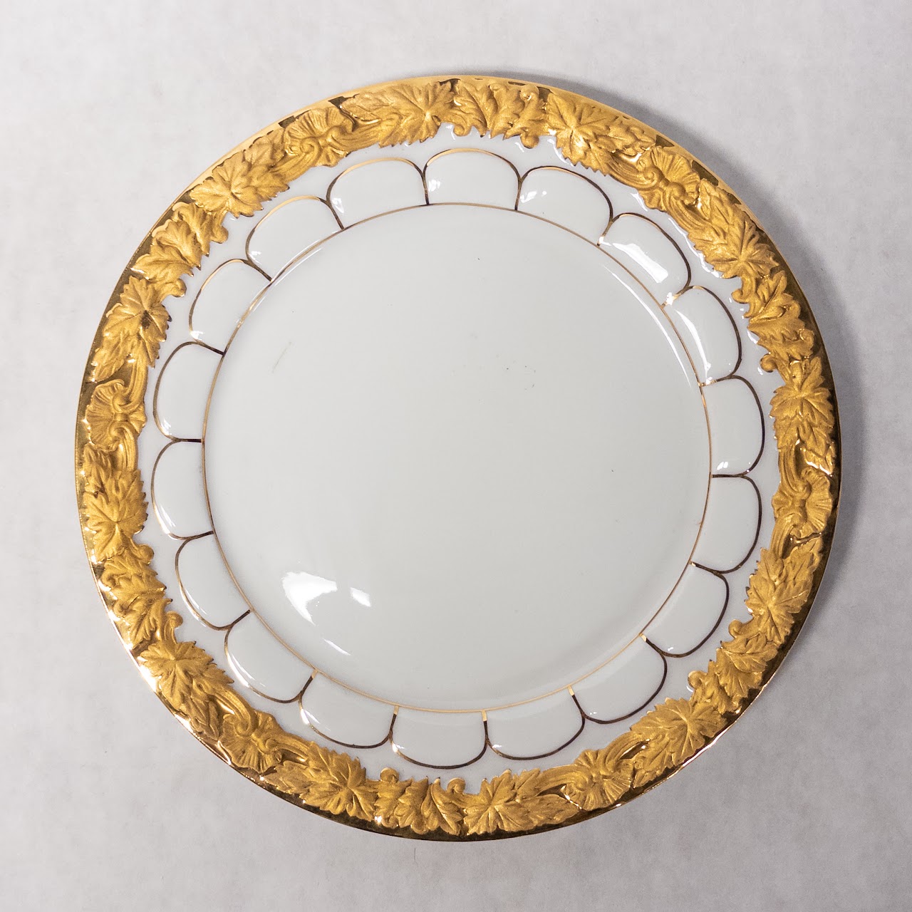 Meissen Set Of 12 Raised Gold Relief Rimmed Dessert Plates