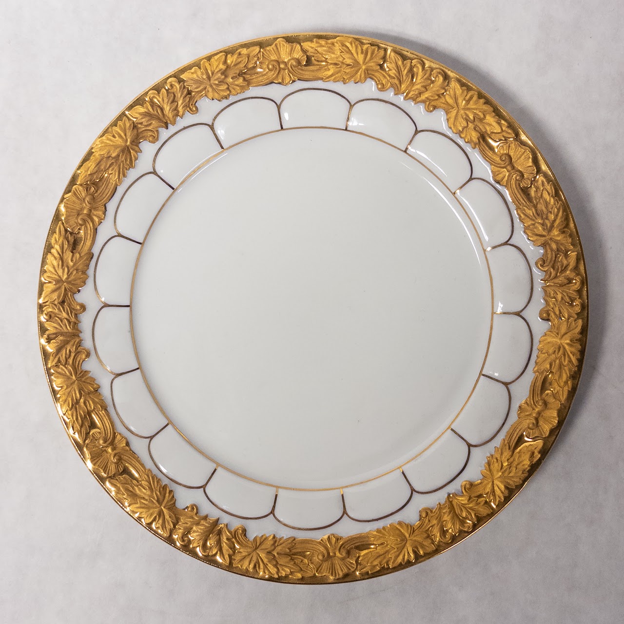 Meissen Set Of 12 Raised Gold Relief Rimmed Dessert Plates