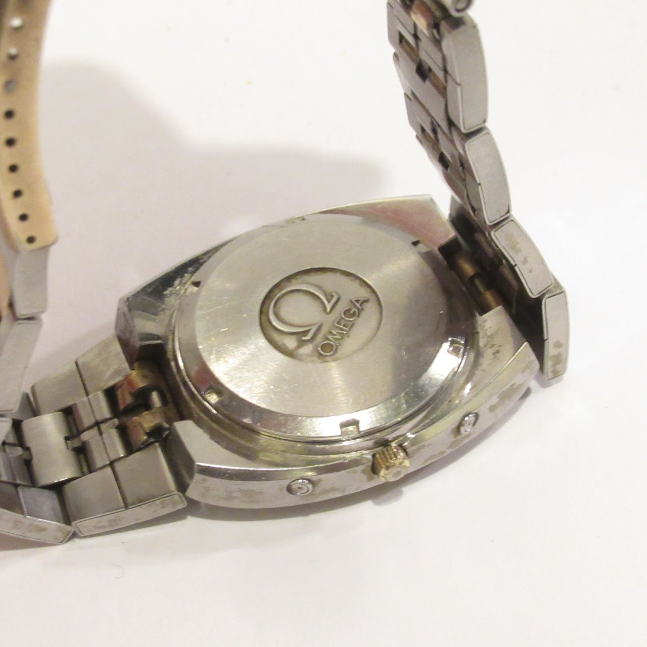 Omega Megaquartz 32 Khz Watch