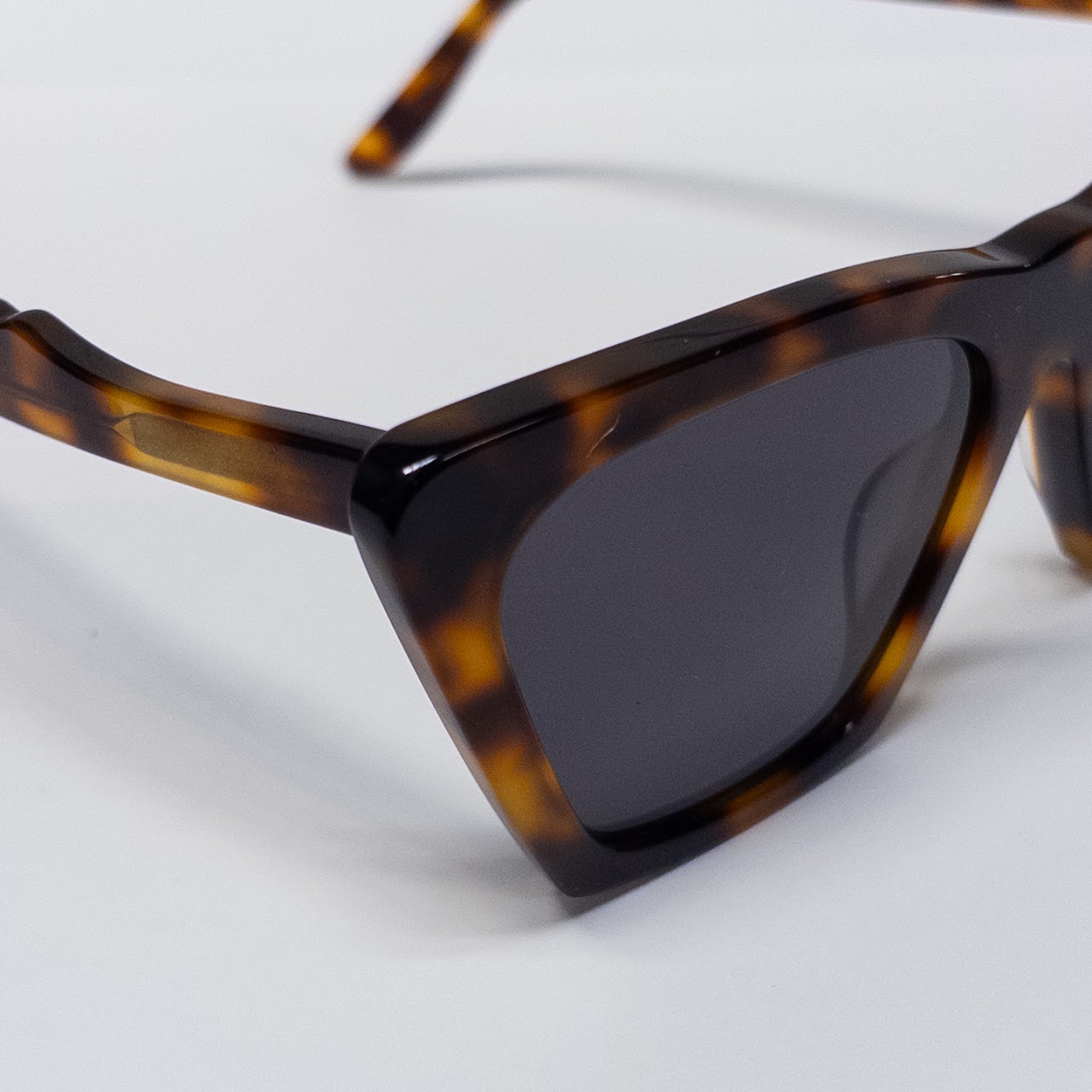 Illesteva Lisbon Havana Tortoiseshell Sunglasses