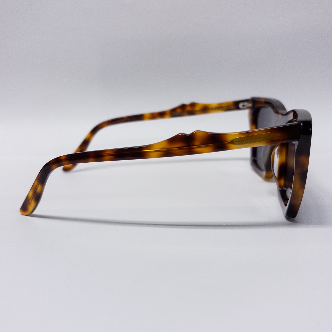 Illesteva Lisbon Havana Tortoiseshell Sunglasses