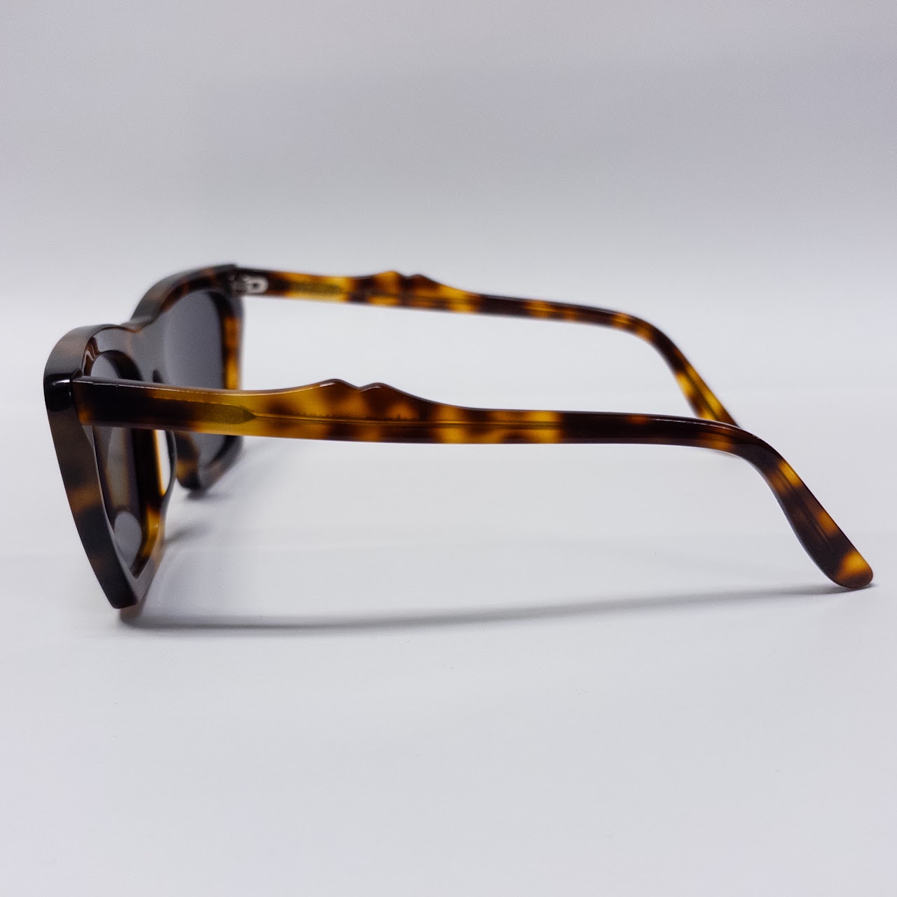 Illesteva Lisbon Havana Tortoiseshell Sunglasses