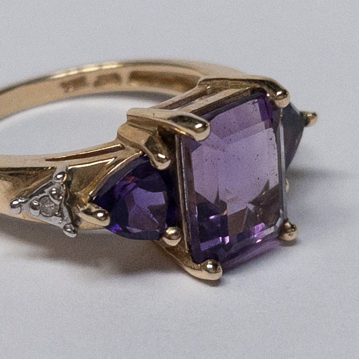 10K Gold & Amethyst Ring