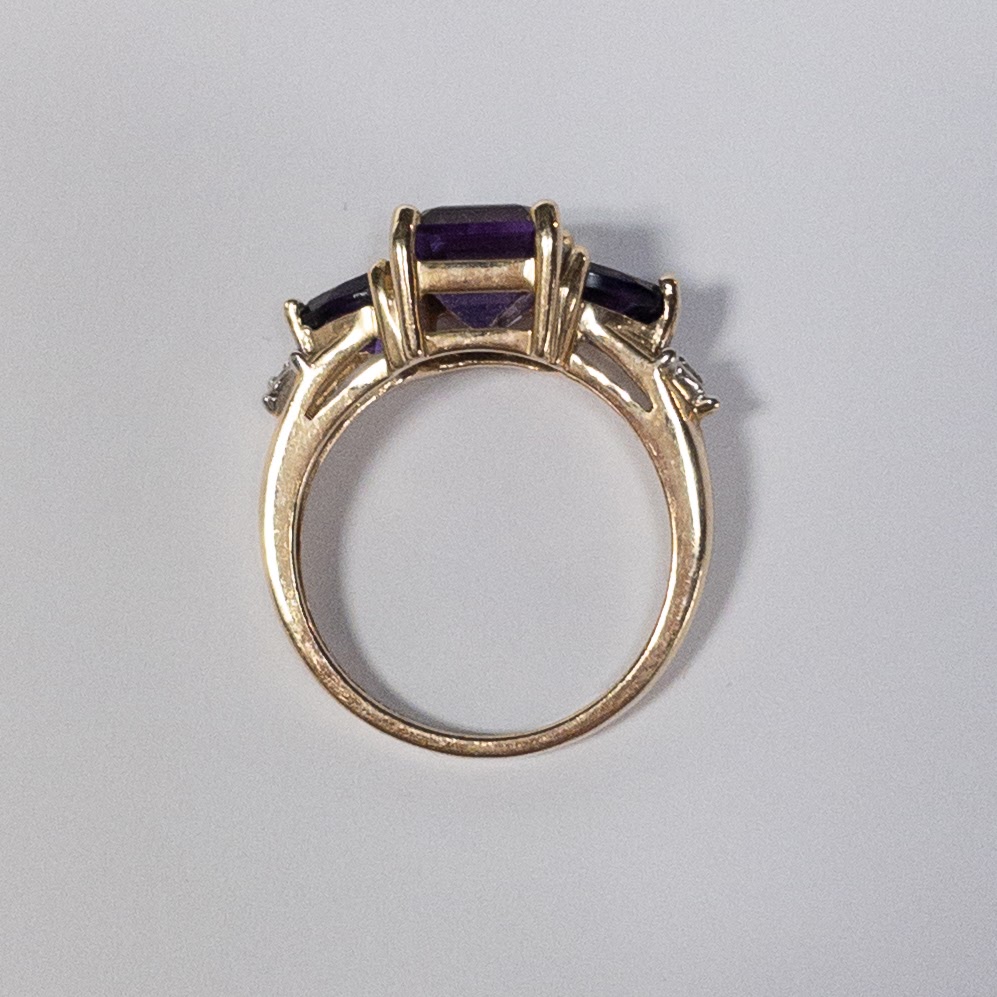 10K Gold & Amethyst Ring