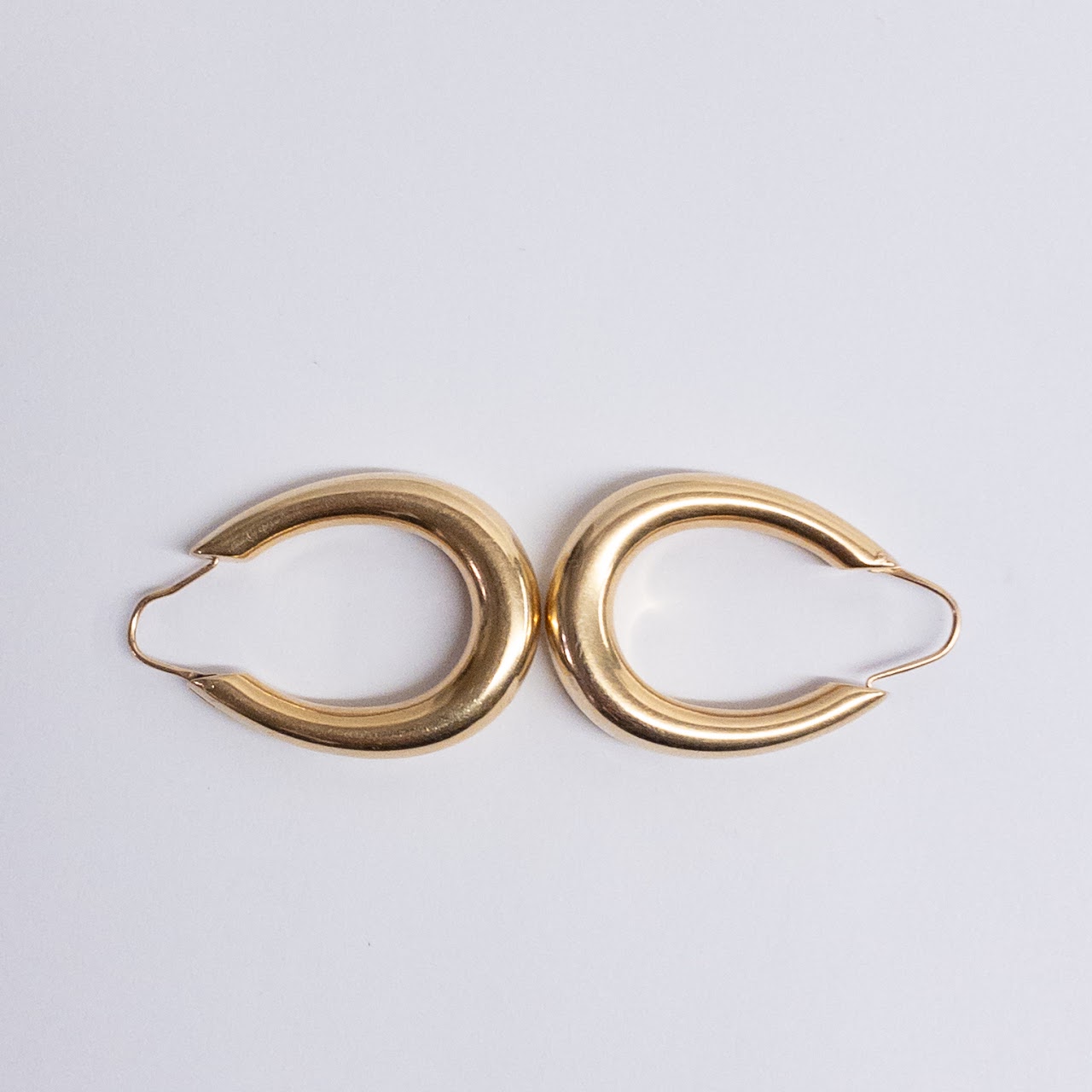 14K Gold Oval Hoop Earrings