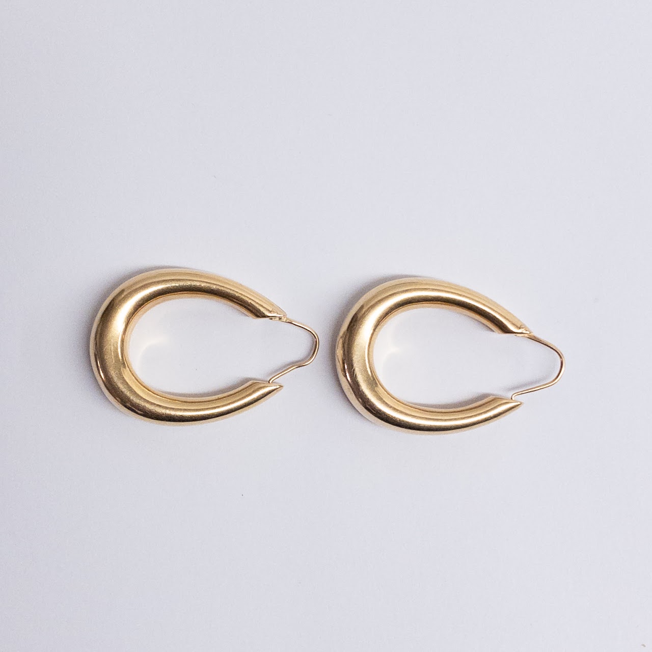 14K Gold Oval Hoop Earrings