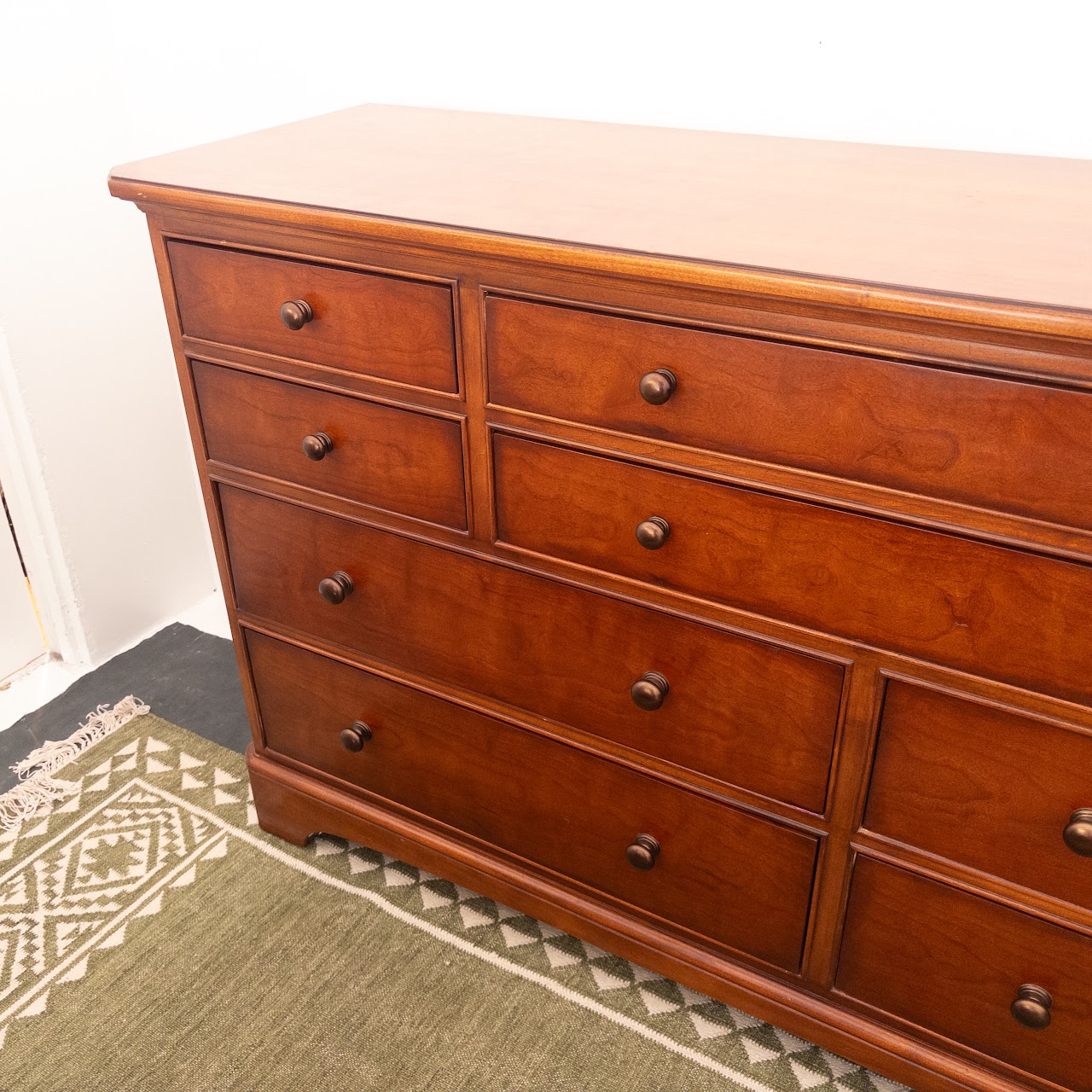 Thomasville Furniture Cherry 10-Drawer Dresser