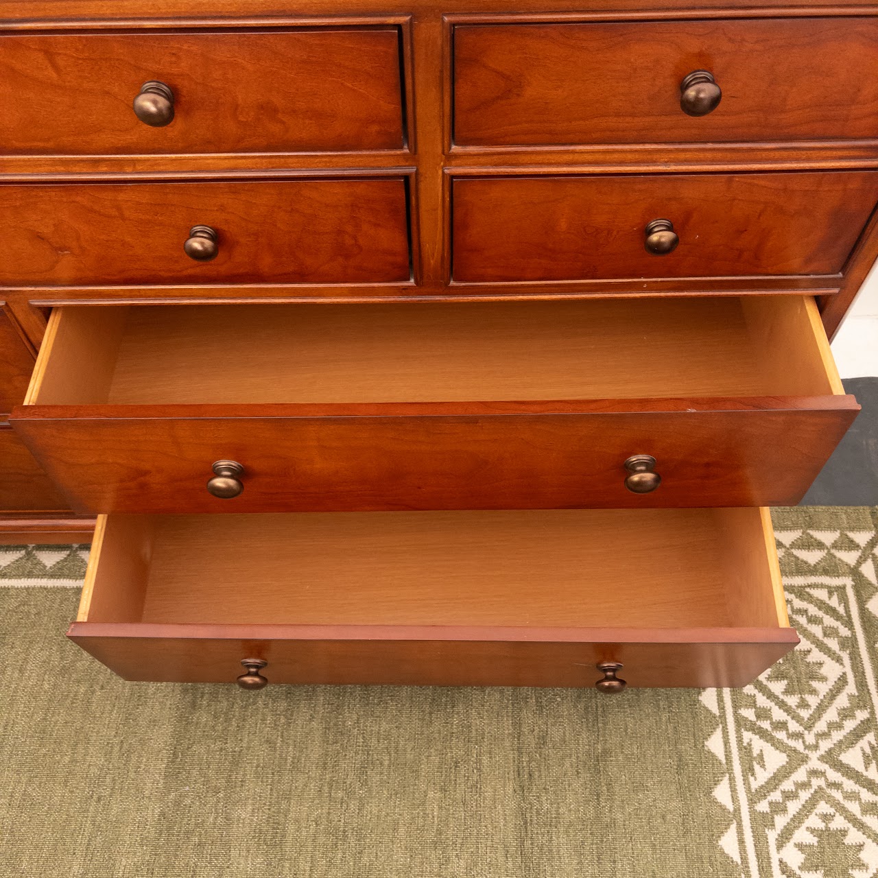 Thomasville Furniture Cherry 10-Drawer Dresser