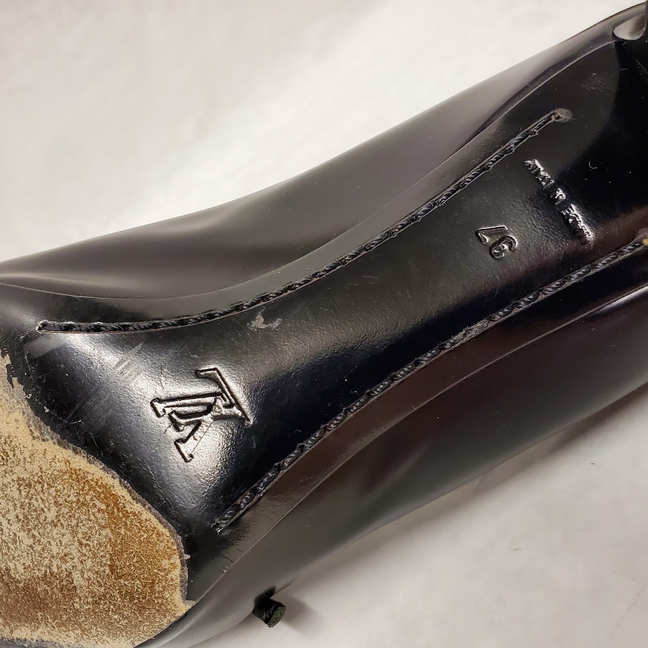 Louis Vuitton Black Leather Pumps