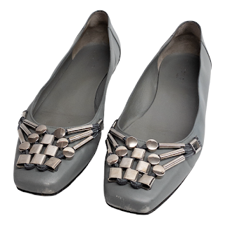 Gucci Gray Leather Flats