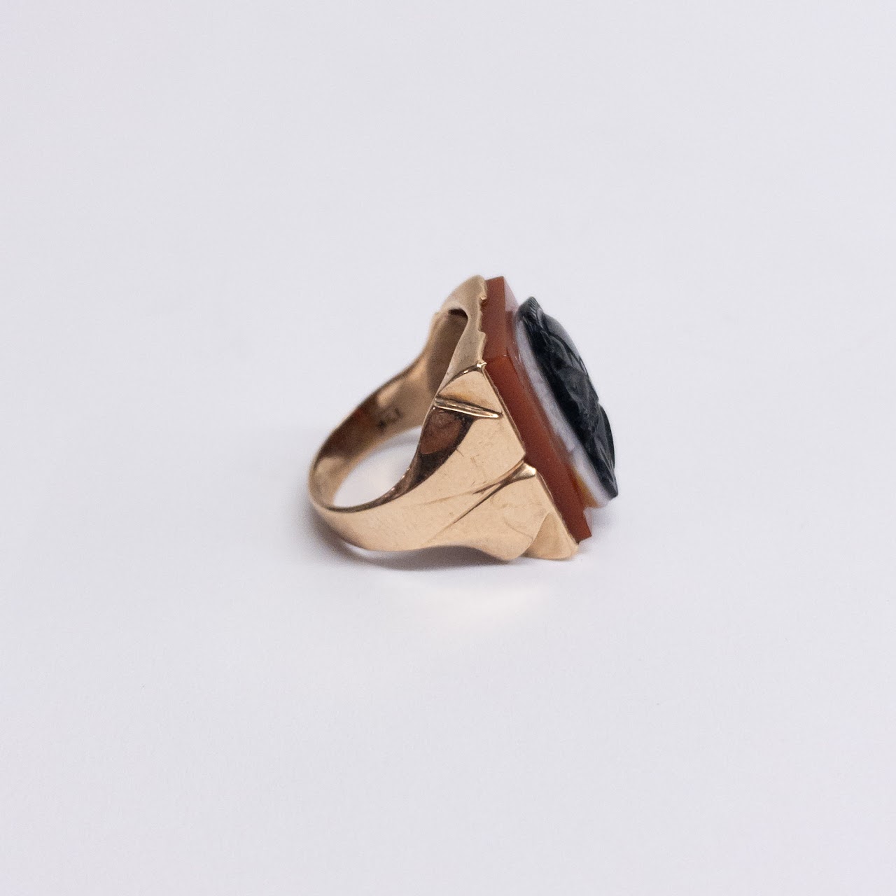 10K Gold and Sardonyx Cameo Ring