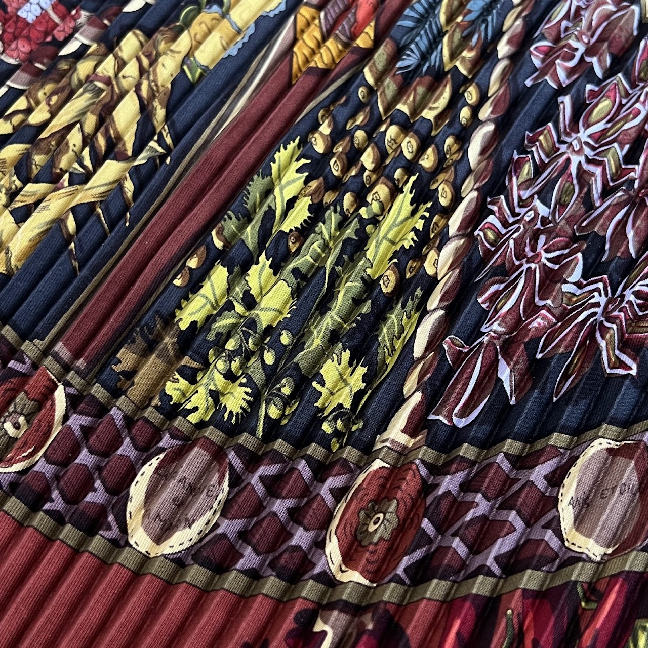 Hermès 'Aux Pays des Eipces' Pleated Silk Scarf