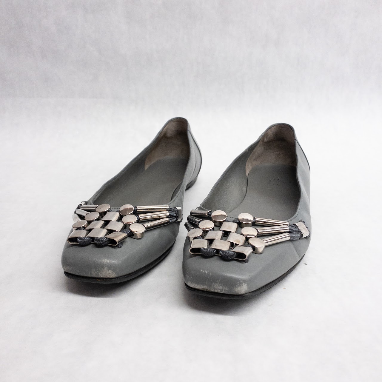 Gucci Gray Leather Flats