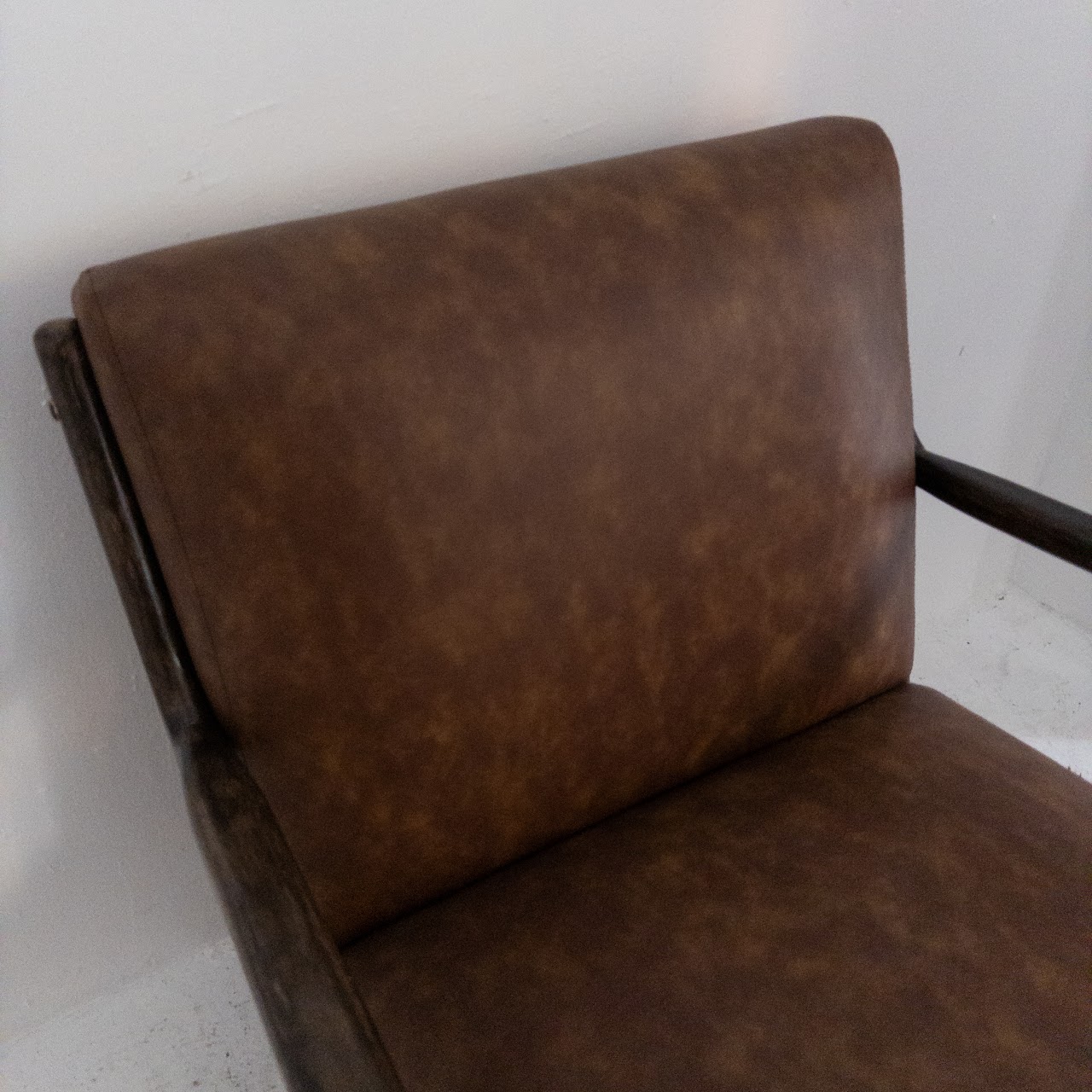 Mid-Century Style Lounge Chair